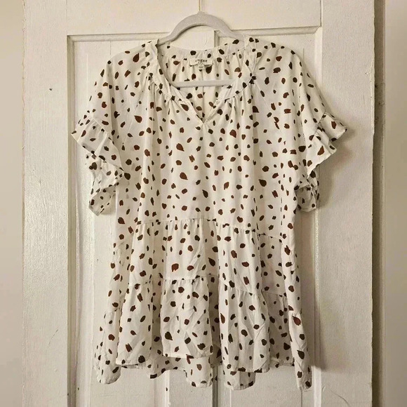 Umgee Tops - Umgee Dalmatian Short Sleeve Tiered Top Women’s Size Small, Cream And Brown